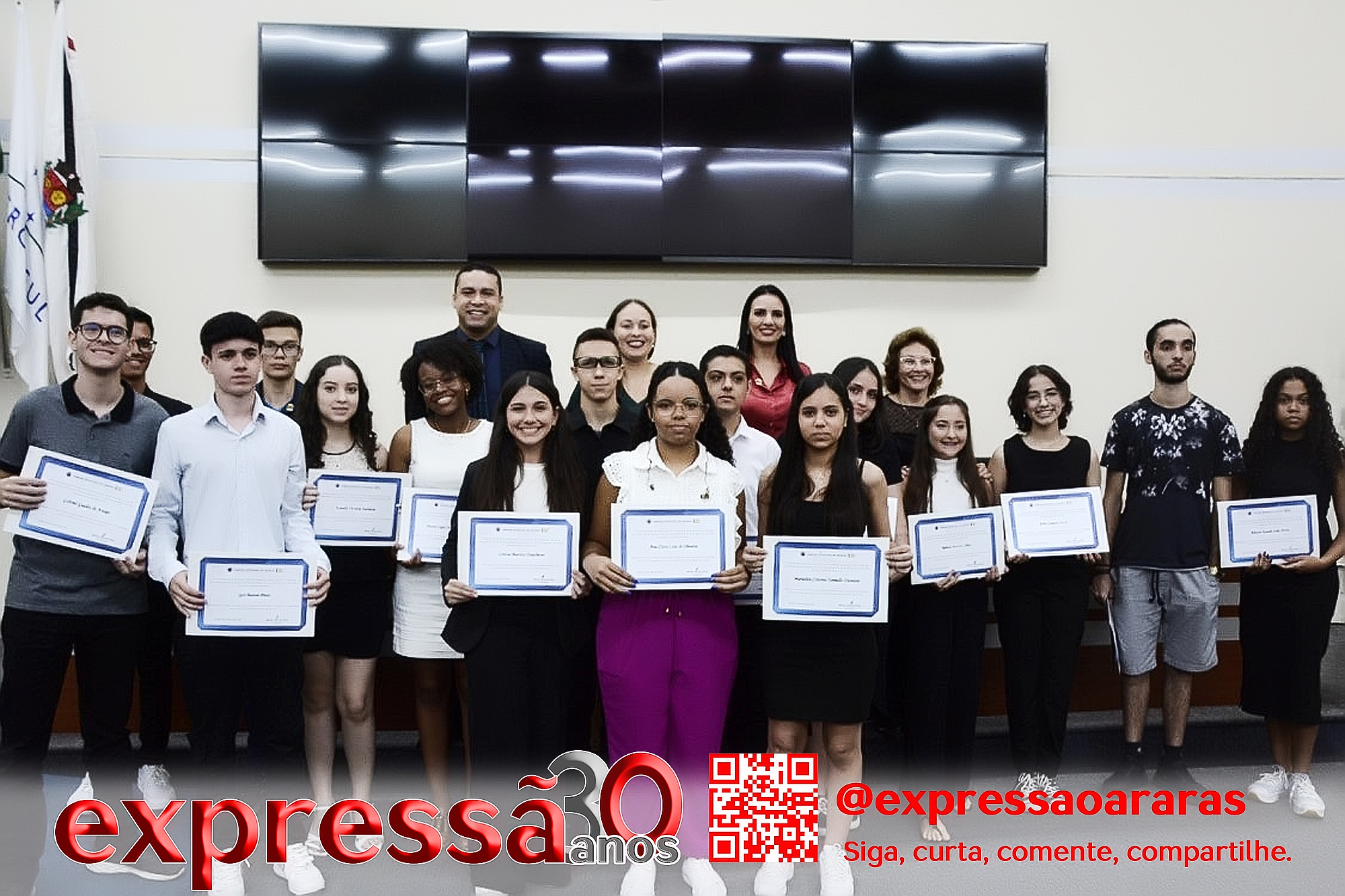 Leia mais sobre o artigo Vereadores jovens são empossados em sessão solene. 14 escolas estão representadas na 22ª Legislatura da Câmara Jovem