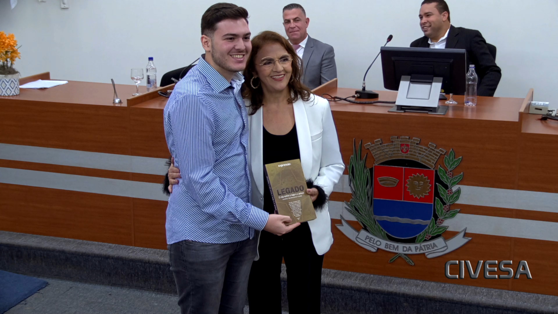 Leia mais sobre o artigo Cerimônia de Lançamento do livro Legado – Câmara Municipal de Araras – parte 9